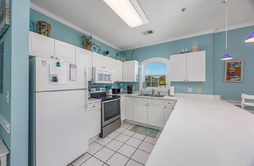 Central Myrtle Beach Condo | Seeking snowbirds! 50% off month-long stay