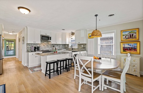 Nags Head Cottage | Semi-oceanfront cottage delight!