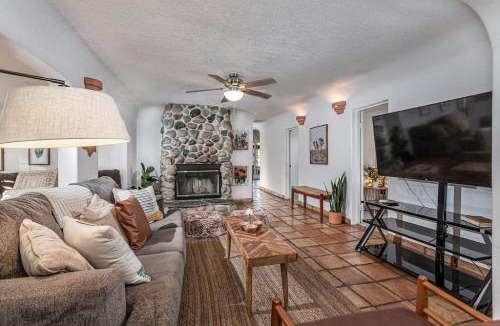 Three Rivers House | Sequoia Riverfront Main House With Beach Access