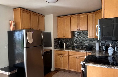 Rollingbay Cottage | Serene 2-bedroom beach view cottage in charming Bainbridge Island
