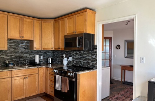Rollingbay Cottage | Serene 2-bedroom beach view cottage in charming Bainbridge Island