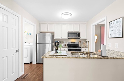 Northwest Raleigh House | Serene 3-bedroom house with AC in charming Raleigh