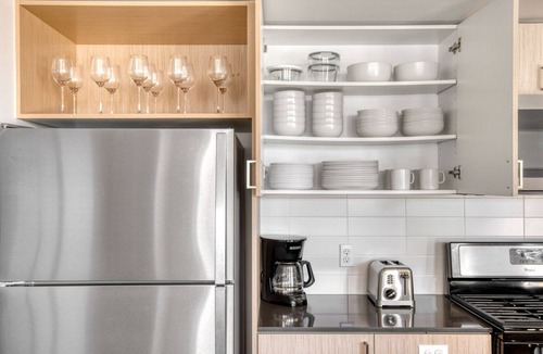 Wilburton Apartment | Serene Bellevue 2BR w/Gym & W/D, near Spring District, by Blueground