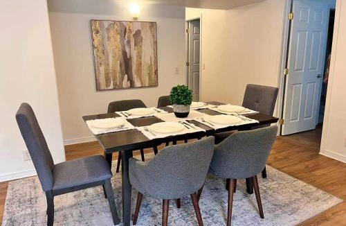 Mercer Island House | Serene Mercer Island 3B Lower Unit near LR station