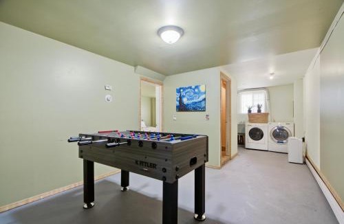 Stevens House | Serene MidCentury Gem 5BR Madison Park & World Cup