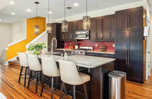 Picnic Point-North Lynnwood Villa | Serene Waterfront Escape w, Amazing View & Hot Tub