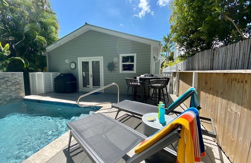 Meadows House | Shady Palms - Stay In Comfort- May - Aug 10% OFF - 2BD/2.5Bath - Private Pool