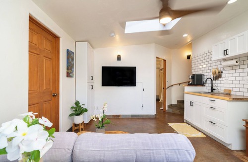 Kuau Cottage | Shaka Shack Maui Ideal Paia location!! Clean Bright 2 bedroom 1 bath ohana-AC