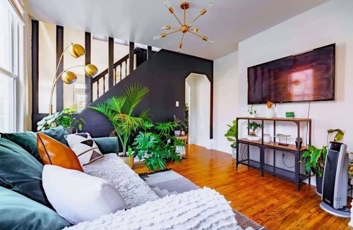 Victorian Village House | Short North/Downtown | Near High St | Walk to Convention Center | 5,800+ Reviews