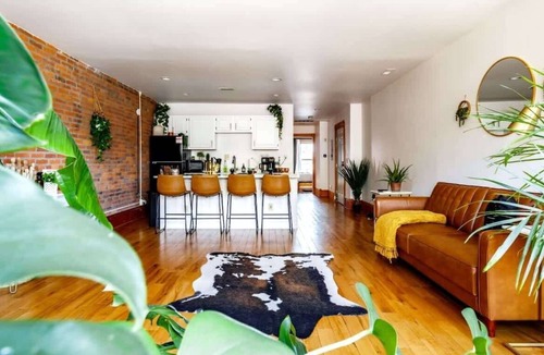 Italian Village House | Short North/Downtown | Right On High St | Walk to Convention Ctr | Free Parking