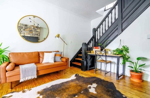 Victorian Village House | Short North/Downtown | Walk to Convention Center | Free Parking | 5,800+ Reviews