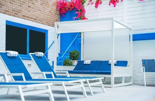 Dupont Circle Hotel | Short Walk to Dupon Circle | 2 Relaxing Unit Ready For Family Stay | Pool