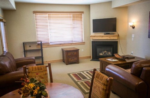 Park City Apartment | Silverado Lodge with Fireplaces and Pool Views