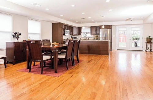 Woodridge House | Single family Home Near IV city
