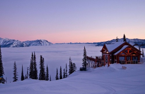 Fernie Cabin | Ski-in Cabin with Balcony | Full Kitchen + Pool
