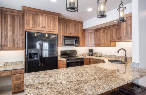 North Park City Condo | Ski-In/Out 3 BDR Condo w/Stunning Mountain Views!