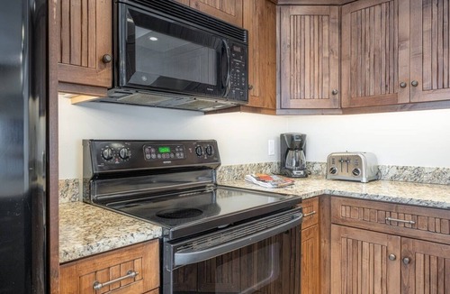 North Park City Condo | Ski-In/Out 3 BDR Condo w/Stunning Mountain Views!