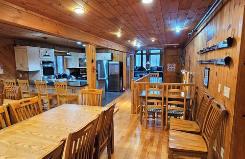 Ludlow Ski Chalet | Ski In/Out Luxury 8BR Okemo Chalet on Sachem Trail Sleeps 22 Adults