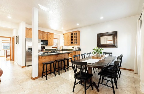 Bear Hollow Village House | Ski, Soak & Relax | Bear Hollow 6BR Retreat w/Sauna & Clubhouse Hot Tub