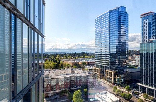 West Bellevue Apartment | Sleek Downtown Bellevue Studio w/Gym, W/D, near shops, by Blueground