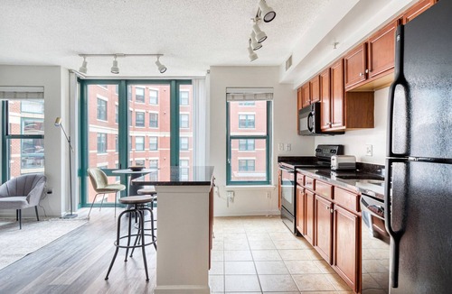 Logan Circle Apartment | Sleek Logan Circle 1BR w/W/D, Gym & Pool, walk to Metro, by Blueground