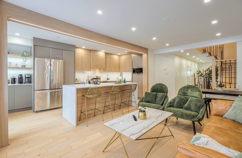 Whitby House | Sleep 8 | Toronto Hub| Thermëa Spa | Iroquois Park