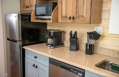Madeira Beach Villa | Sleeps 24-Beachfront Resort-Outdoor Pool 7BR