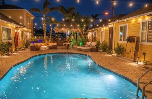 Madeira Beach Villa | Sleeps 24-Beachfront Resort-Outdoor Pool 7BR