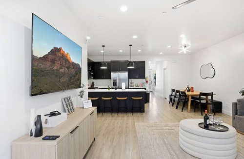Hurricane Villa | Sleeps 26, Hot Tub, Outdoor Lounge Area, Near Zion