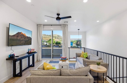 Hurricane Villa | Sleeps 26, Hot Tub, Outdoor Lounge Area, Near Zion