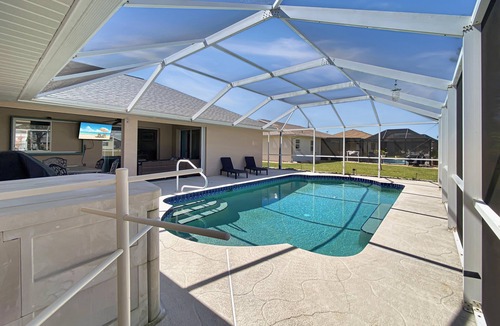Pebble Beach Villa | Sleeps 6, FULL refund*, heated pool