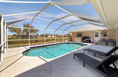 Pebble Beach Villa | Sleeps 6, FULL refund*, heated pool