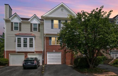 Countryside House | Sleeps 6, Nature trails, 40 Mins to DC, 2 cars MAX