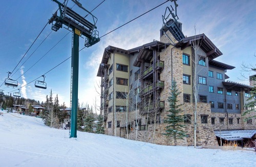 Empire Pass Condo | Slopeside Studio Condo in Empire Pass with Mountain Views
