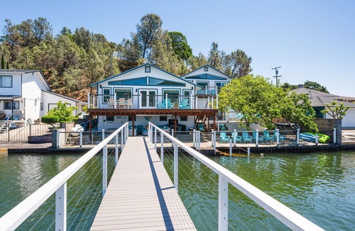Clearlake House | Smiling Otter Retreat! Large Lakefront Luxury House.Pool.Spa.Sauna.Games.Pets