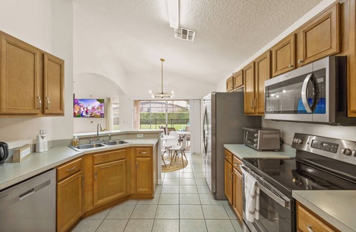 Solana Villa | SO239CA - 5 bedrm - Large Pool Home | Gated Community | Game Room