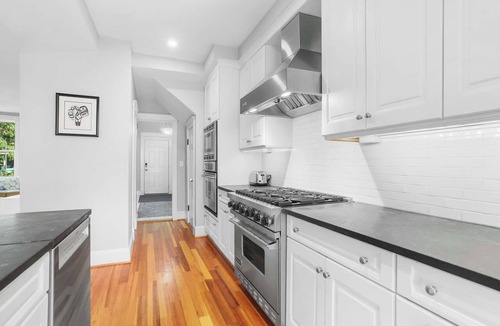 Capitol Hill House | Sojourn Sunlit 4BD Rowhome on Capitol Hill