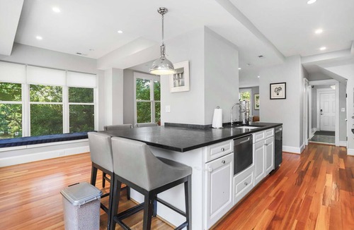 Capitol Hill House | Sojourn Sunlit 4BD Rowhome on Capitol Hill