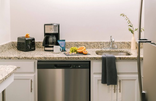 Georgetown Apartment | Sonder Georgetown C&O | Queen Studio Apartment w/Terrace