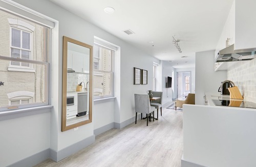 Old Town Alexandria Apartment | Sonder The Grace | One-Bedroom Apartment