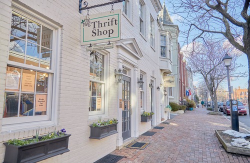 Old Town Alexandria Apartment | Sonder The Grace | One-Bedroom Apartment