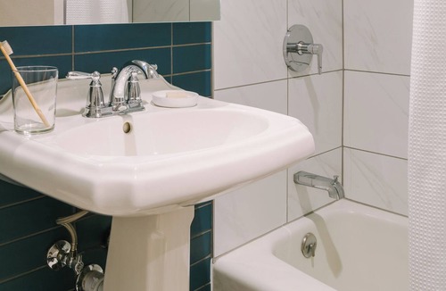 Connecticut Ave - K Street Apartment | Sonder The Quincy | Queen Room+