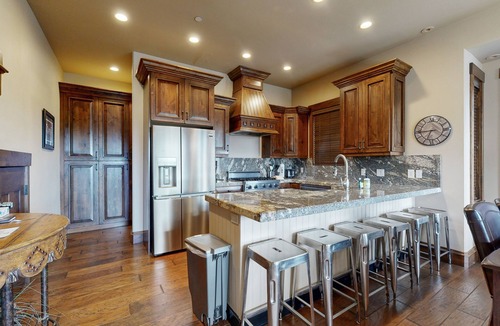 Park City House | Sophisticated Mountain-View Condo | Hot Tub, Heated Pool | Walk to Gondola