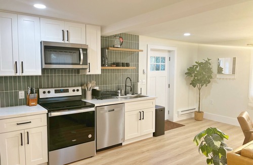 Gatewood House | Sound Breeze Guest Suite - Newly Renovated!