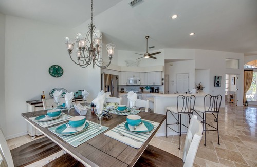 Eight Lakes Villa | South Cape villas with fantastic views in a central location