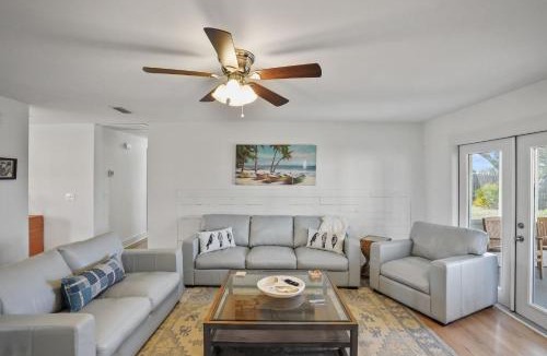 Port St. Joe House | Southern Mermaid Cottage- Pet Friendly Fenced