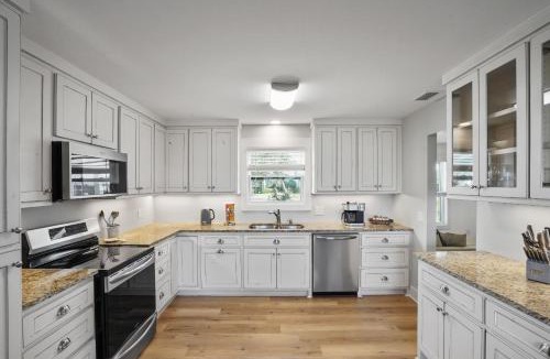 Port St. Joe House | Southern Mermaid Cottage- Pet Friendly Fenced