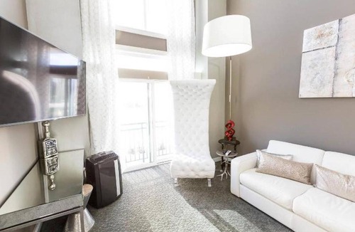 Belltown Apartment | Space Needle Downtown Modern Top Story Penthouse