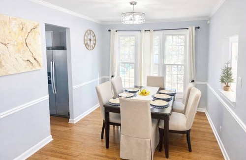 Burtonsville House | Space of Peace - Serene Home in Burtonsville, MD