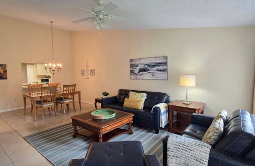 Sarasota Villa | Spacious 2 Bdrm- 2 Bath Villa